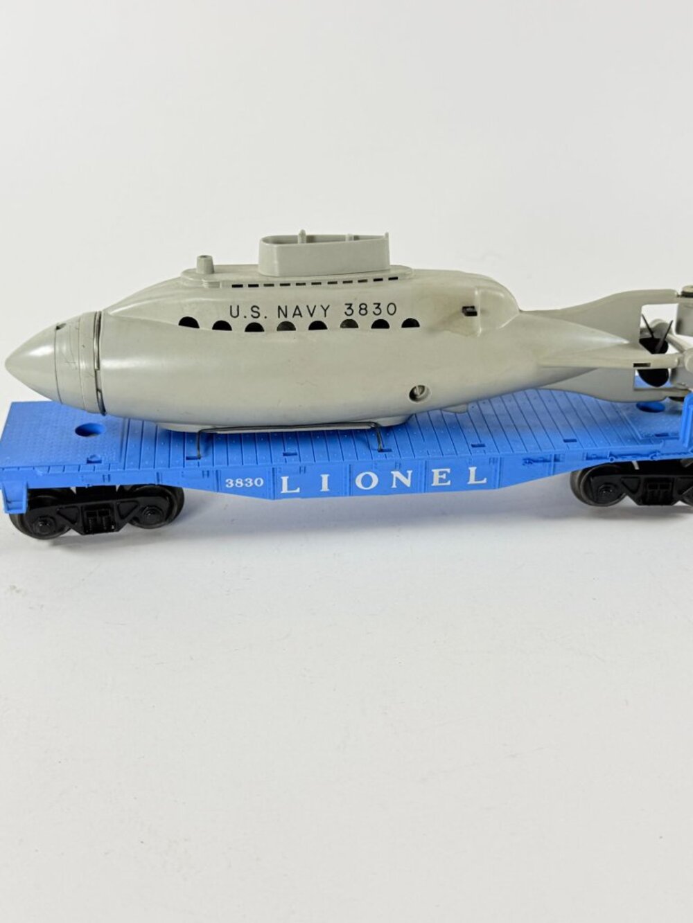 Lionel 3830 Vintage O Gauge Flatcar With Operating U.S. Navy Submarine